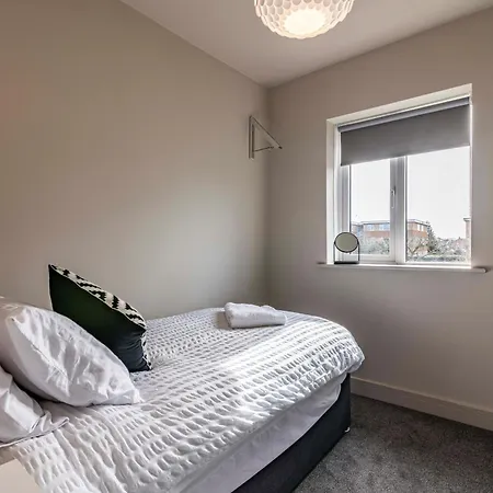 Spacious Home With Garden-Sleeps 5 Contractors, Families, And Group Stays Welcome Beeston  Exterior photo