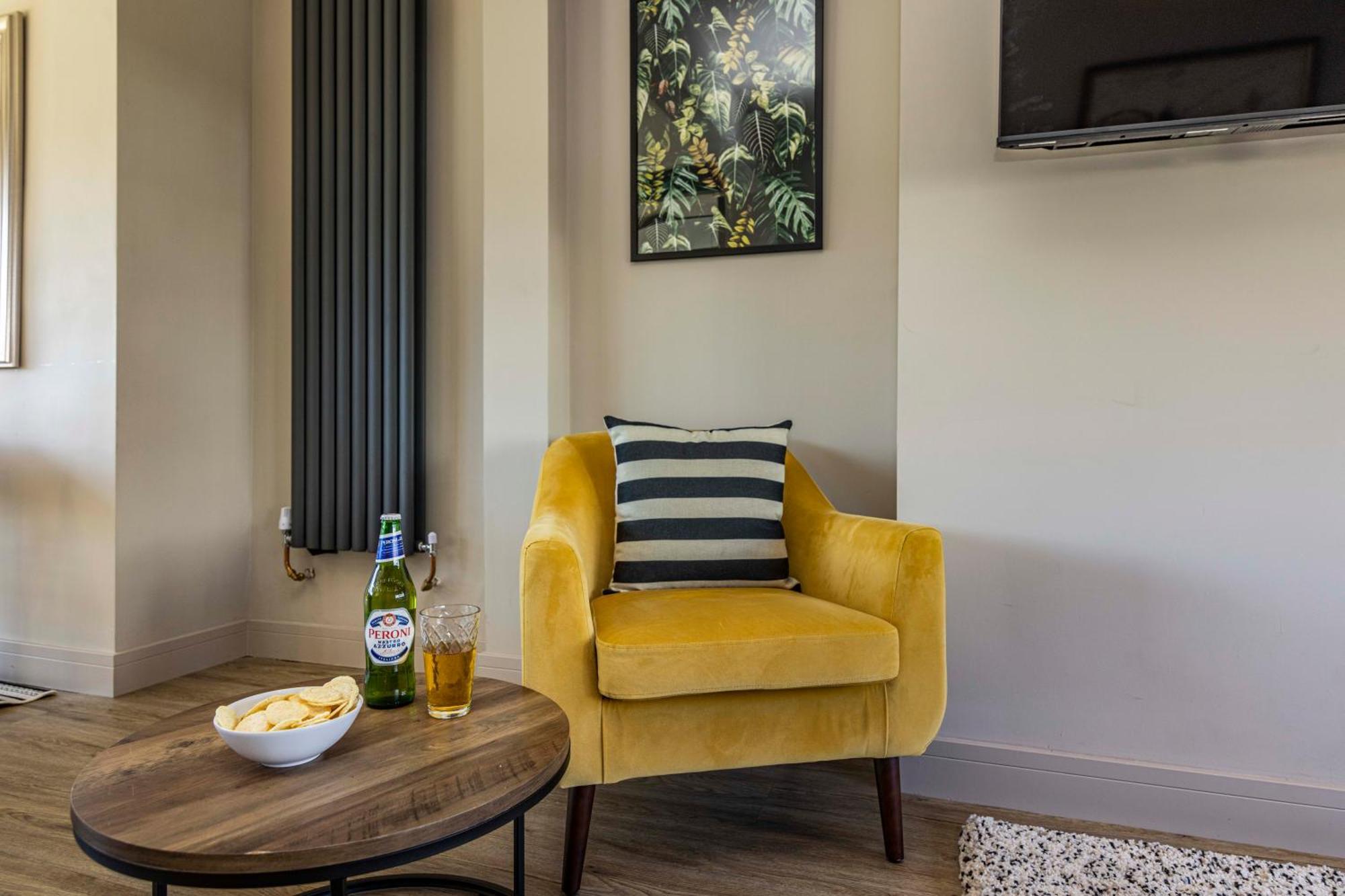 Spacious With Garden-sleeps 5 Contractors, Families, And Group Welcome