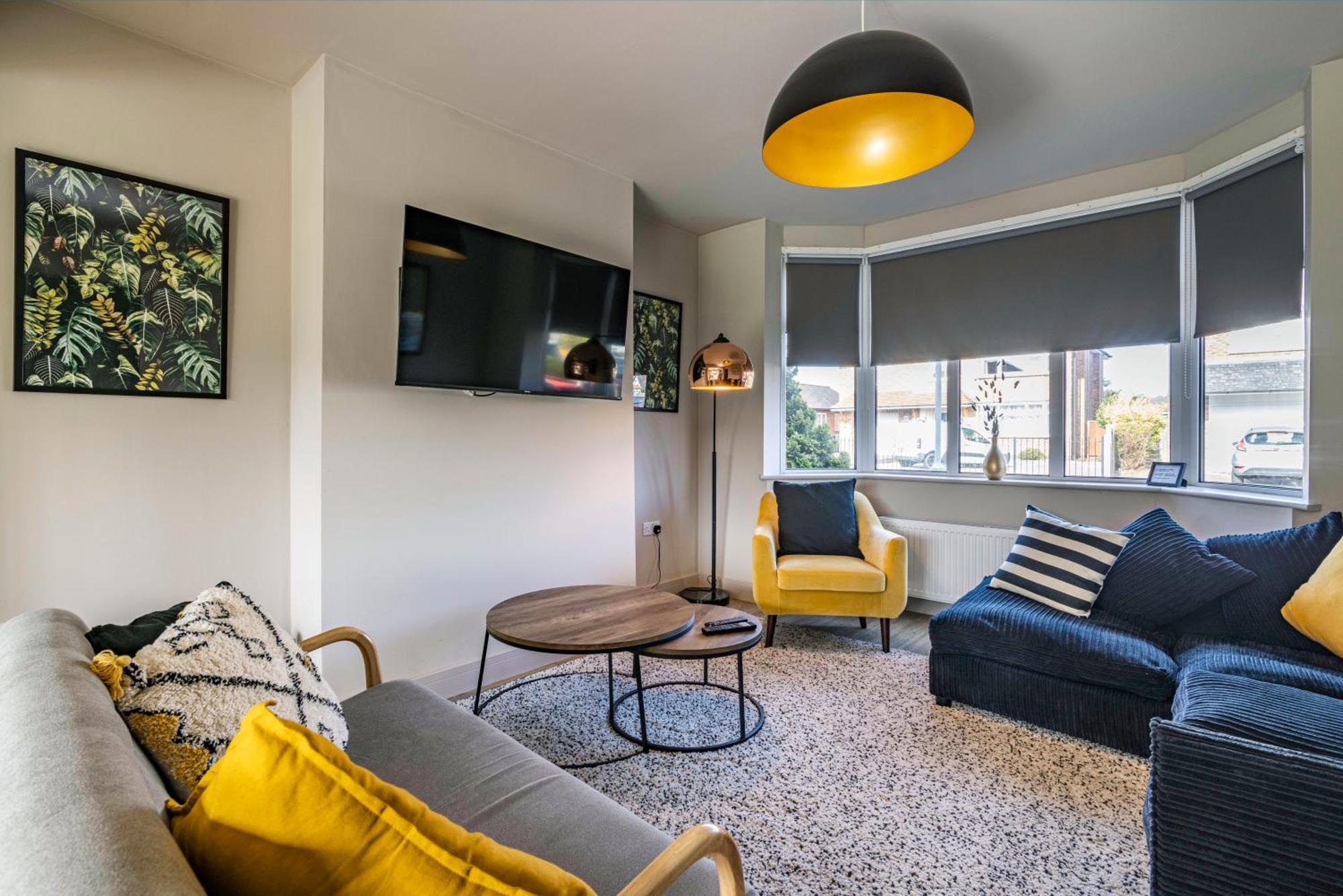 Spacious With Garden-sleeps 5 Contractors, Families, And Group Welcome
